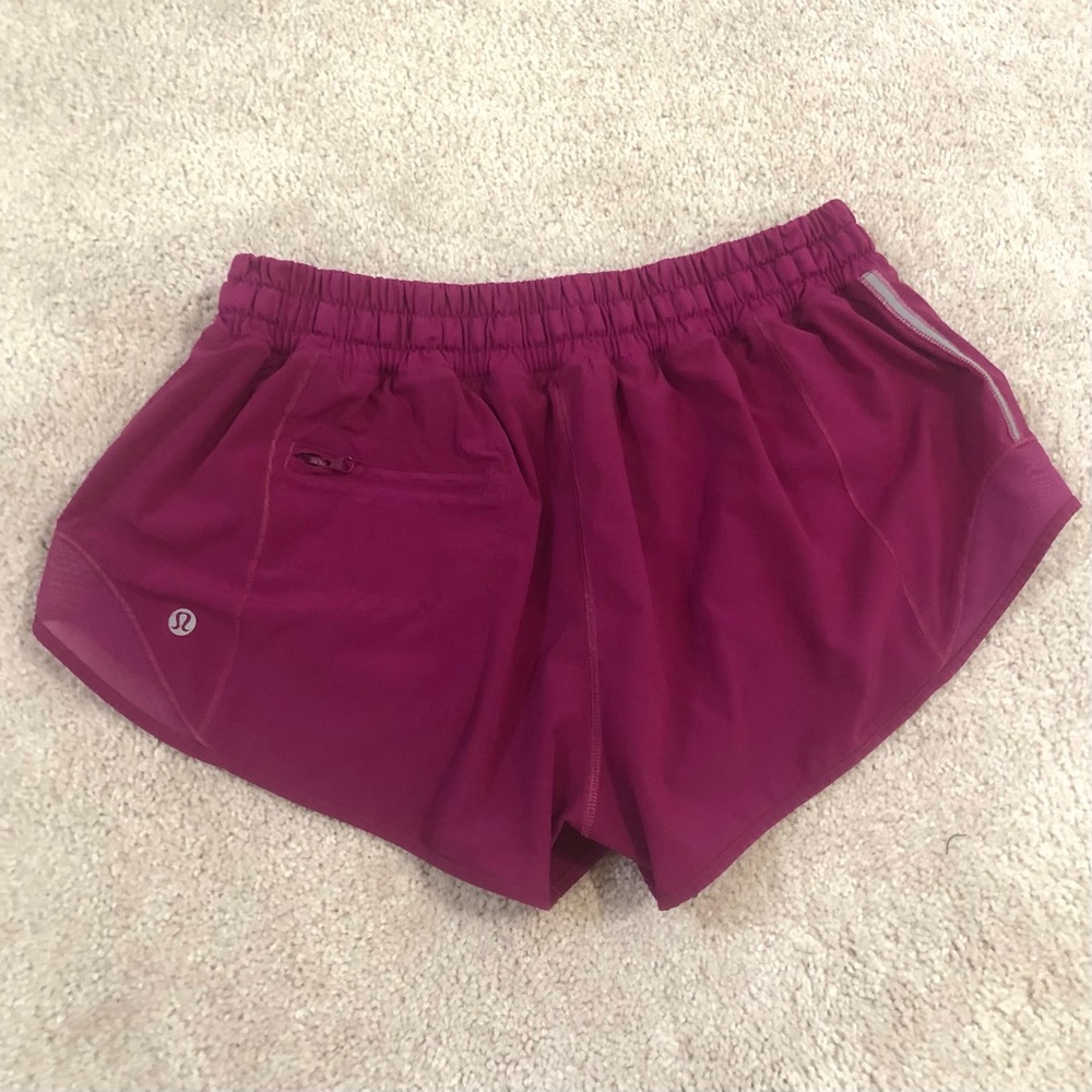 Lululemon Athletica Hotty Hot Shorts Deep Fuchsia Purple 2.5 inch Workout lulu